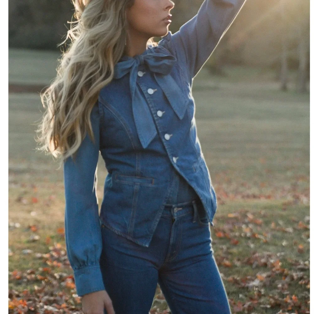 Mother Medium NEW The Vested Interest Scoot This Way High Neck Denim Office - Picture 3 of 8